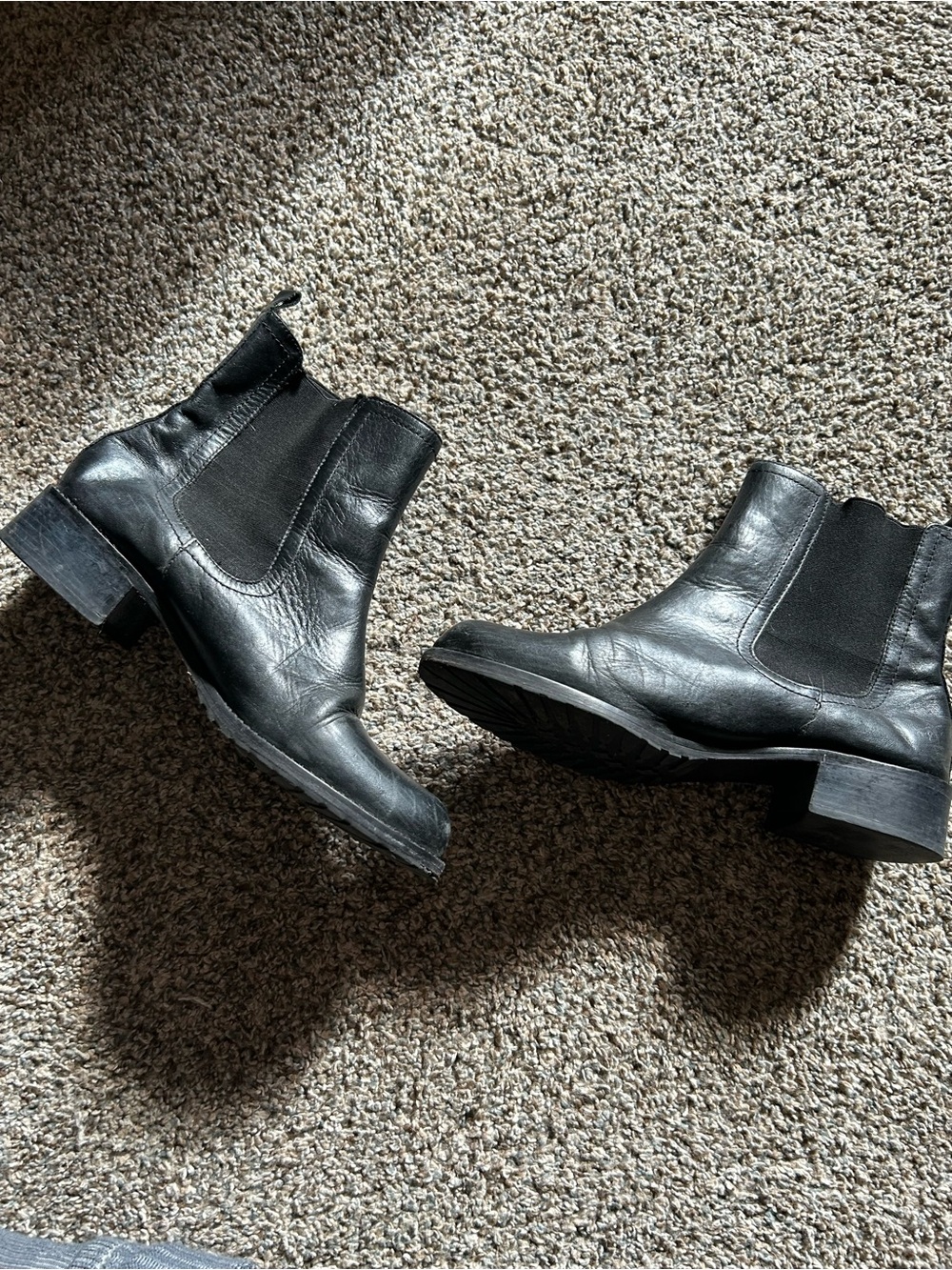 Donald J. Pliner | black beaut Chelsea boots sz 10